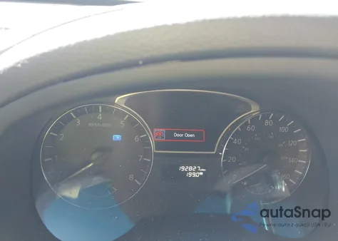 2015 Nissan Altima 2.5 z USA, uszkodzony, nr VIN 1N4AL3AP9FC487785